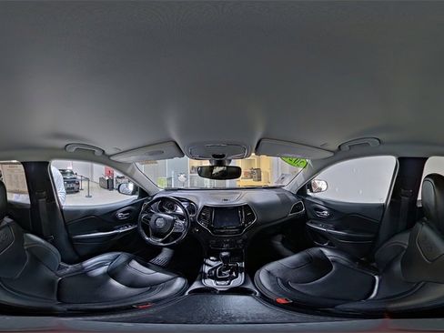 Used 2020 Jeep Cherokee Limited image 17