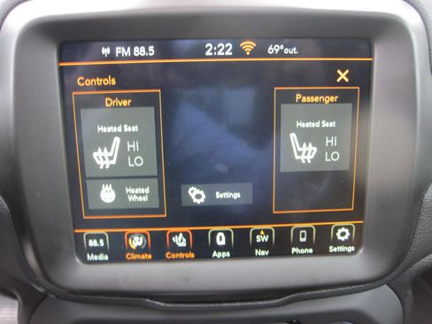 Used 2022 Jeep Renegade Altitude w/ Sun/Sound Group image 14