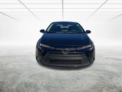 Used 2025 Toyota Corolla LE image 8