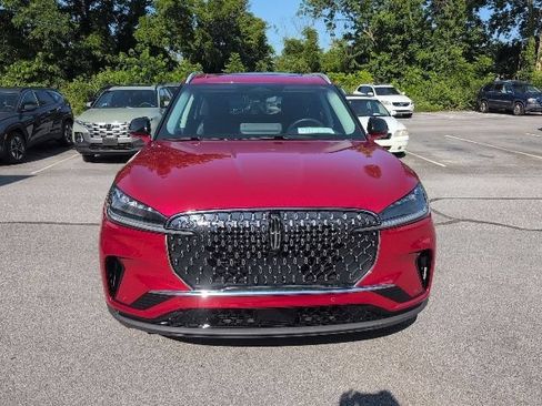 Used 2025 Lincoln Aviator AWD w/ Equipment Group 101A image 2