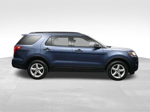 Used 2019 Ford Explorer 4WD w/ Class II Trailer Tow Package image 6