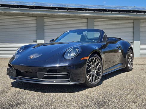 Certified 2025 Porsche 911 Carrera RWD image 33