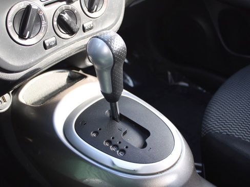 Used 2016 Nissan Juke S image 32