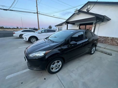 Used 2018 Ford Fiesta SE FWD image 11