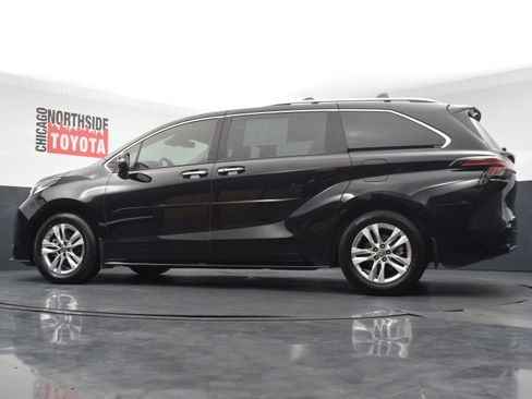 Used 2024 Toyota Sienna Limited AWD/4WD image 35