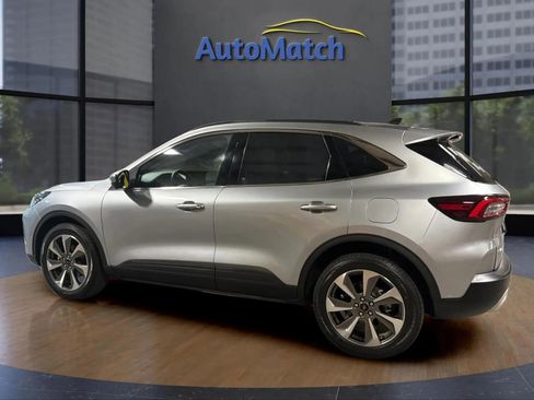 Used 2023 Ford Escape Platinum image 8