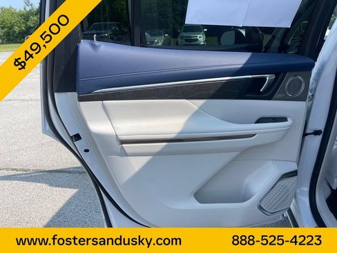 Used 2025 Buick Enclave Avenir w/ Super Cruise Package FWD image 16