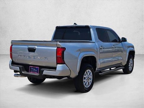 Used 2025 Toyota Tacoma SR5 AWD/4WD image 5