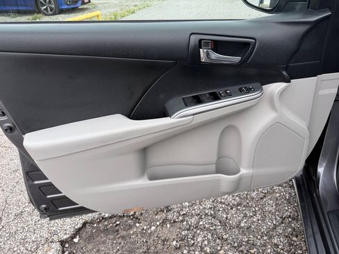Used 2014 Toyota Camry LE FWD image 13