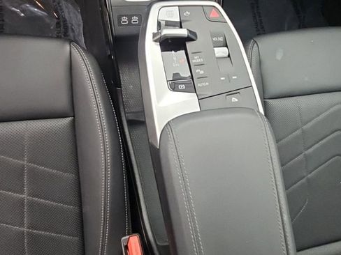Used 2025 BMW X1 xDrive28i AWD/4WD image 19