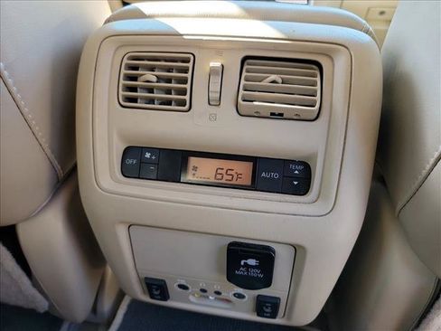 Used 2015 Nissan Pathfinder Platinum w/ Family Entertainment Package FWD image 13