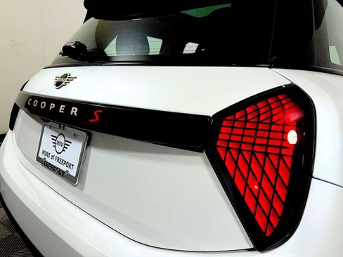 Used 2025 MINI Cooper S image 28