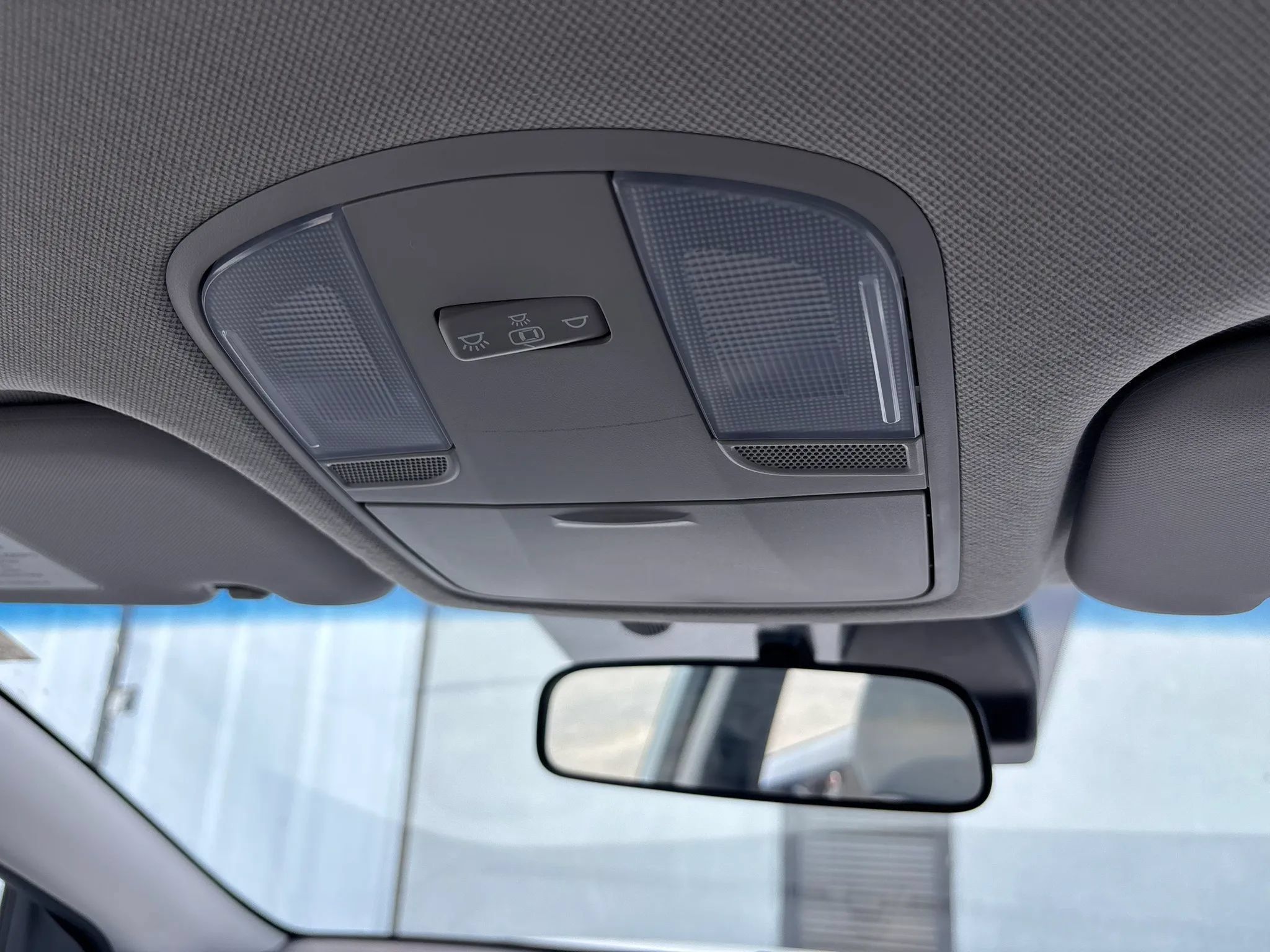 Used 2020 Hyundai Ioniq Blue FWD image 39
