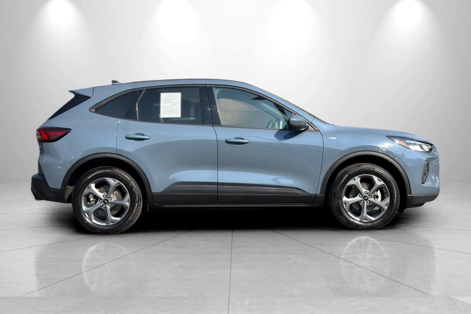 Used 2025 Ford Escape ST-Line Select AWD/4WD image 8
