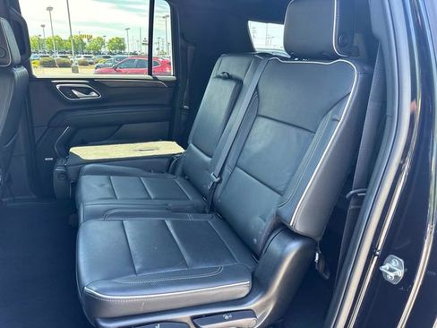 Used 2024 Chevrolet Suburban Premier AWD/4WD image 17