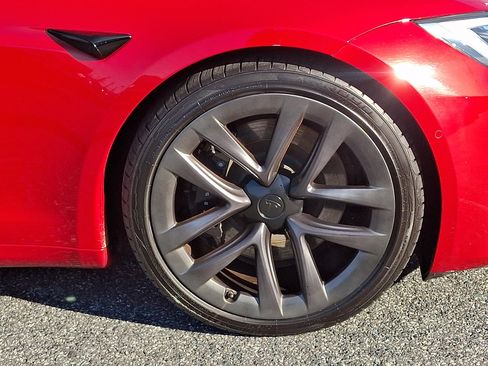 Used 2021 Tesla Model S Plaid image 8