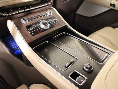 Used 2021 Lincoln Aviator Reserve w/ Equipment Group 201A RWD image 9
