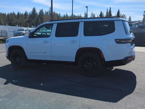 New 2026 Jeep Grand Wagoneer Limited AWD/4WD image 4