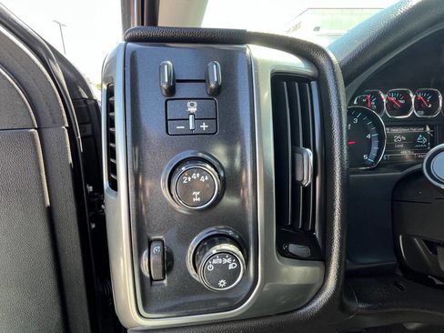 Used 2018 Chevrolet Silverado 3500 LT image 28