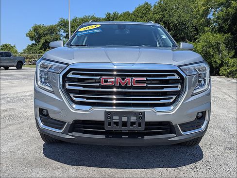 Used 2024 GMC Terrain SLT AWD/4WD image 9