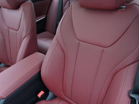 New 2026 BMW 330i xDrive Sedan w/ M Sport Package image 11