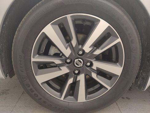 Used 2021 Nissan Versa SV image 31