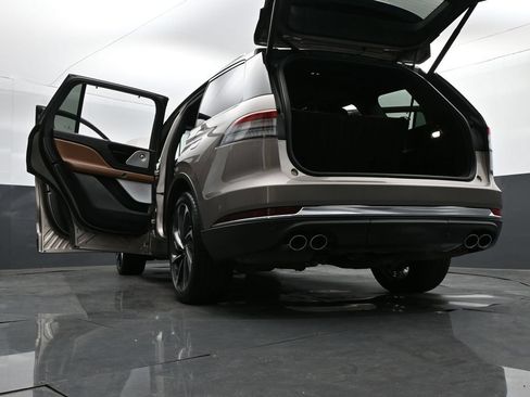 Used 2020 Lincoln Aviator Reserve w/ Equipment Group 202A AWD/4WD image 40