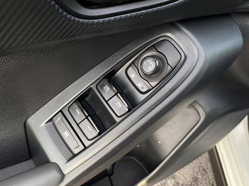 Used 2024 Subaru Crosstrek 2.0i Premium w/ Crosstrek Mirror Package image 18