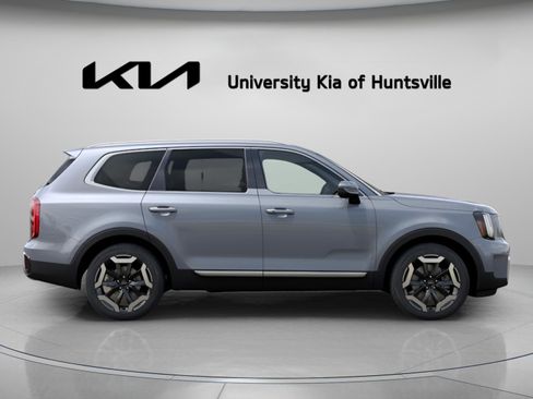 New 2025 Kia Telluride S image 9