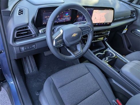 Certified 2026 Chevrolet Traverse LT w/ Driver Confidence Package image 10