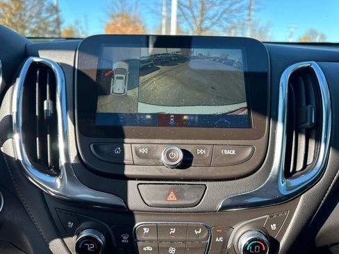 Used 2018 Chevrolet Equinox Premier image 27