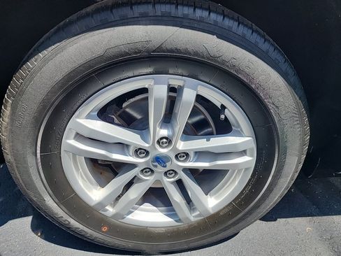 Used 2021 Ford Explorer XLT AWD/4WD image 11