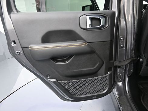 Certified 2025 Jeep Gladiator Sport image 24