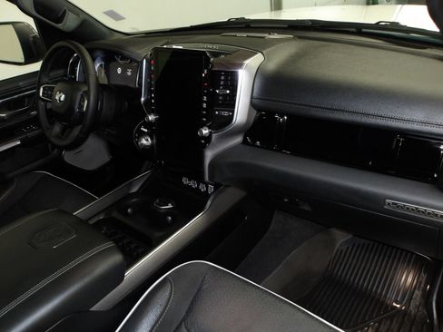 Used 2025 RAM 1500 Laramie AWD/4WD image 16