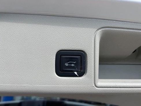 Used 2024 GMC Terrain Denali image 5