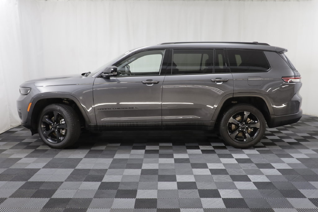 Used 2023 Jeep Grand Cherokee L Altitude AWD/4WD image 4