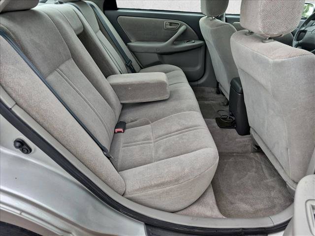 Used 2000 Toyota Camry CE FWD image 20