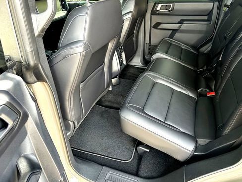 Used 2025 Ford Bronco Outer Banks AWD/4WD image 21