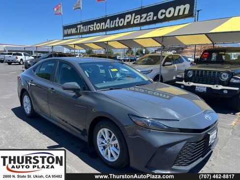 Used 2025 Toyota Camry LE w/ Convenience Package FWD image 1