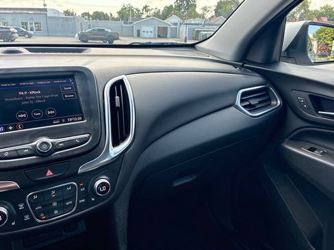 Used 2021 Chevrolet Equinox LT AWD/4WD image 18