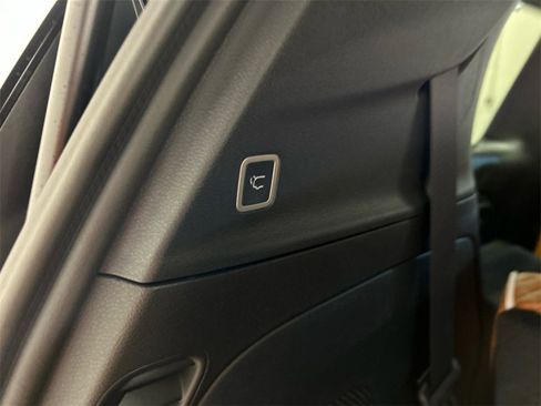 New 2026 Chrysler Pacifica Pinnacle image 31