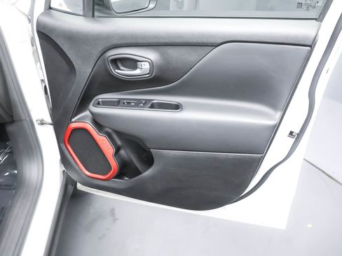 Used 2022 Jeep Renegade Trailhawk w/ Sun/Sound Group image 38