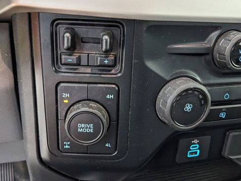 Certified 2023 Ford F250 XL w/ XL Chrome Package image 28