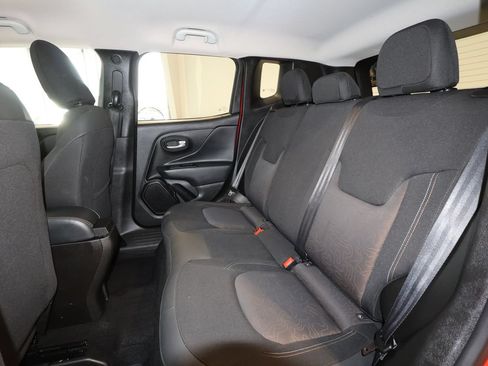Used 2023 Jeep Renegade Latitude AWD/4WD image 24