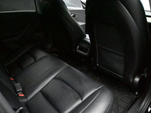 Used 2019 Tesla Model 3 Mid Range image 17