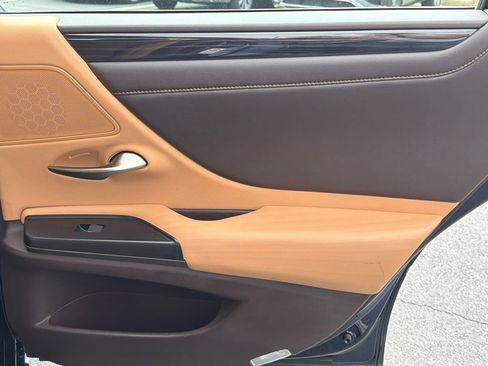 Used 2019 Lexus ES 350 w/ Accessory Package 2 FWD image 16
