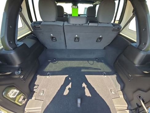 Used 2024 Jeep Wrangler Unlimited Sahara image 13