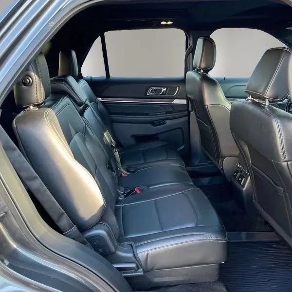 Used 2018 Ford Explorer Limited w/ Equipment Group 301A AWD/4WD image 13