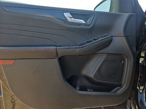 Used 2025 Ford Escape ST-Line image 12