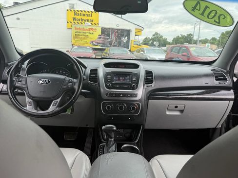Used 2014 Kia Sorento EX AWD/4WD image 13